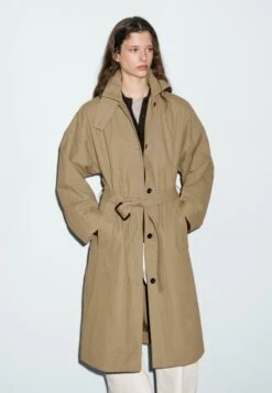 Massimo Dutti LONG RAGLAN SLEEVE WITH BUTTONS - Trenchcoat - Camel