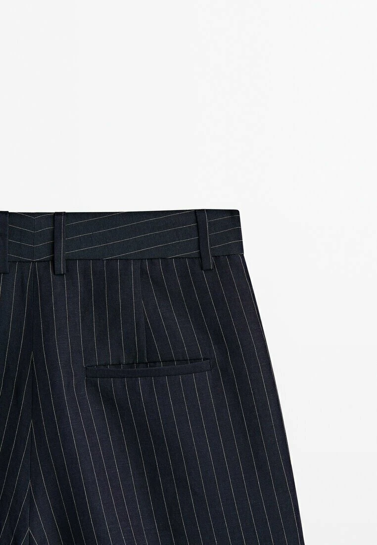 Massimo Dutti Pinstripe BermudaWith Darts - Shorts 9 Massimo Dutti Pinstripe BermudaWith Darts - Shorts - Image 7