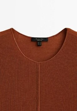 Massimo Dutti Shiny With Central Seam - Basic T-Shirt - Bordeaux 20 Massimo Dutti Shiny With Central Seam - Basic T-Shirt - Bordeaux -Massimo Dutti Shop 4c166f5ad7a640f98cec689583300298