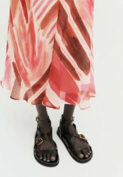 Massimo Dutti Watercolour Print Midi - A-Line Skirt -Massimo Dutti Shop 4c378be3a97e4ce7a30da83f4b35ed61