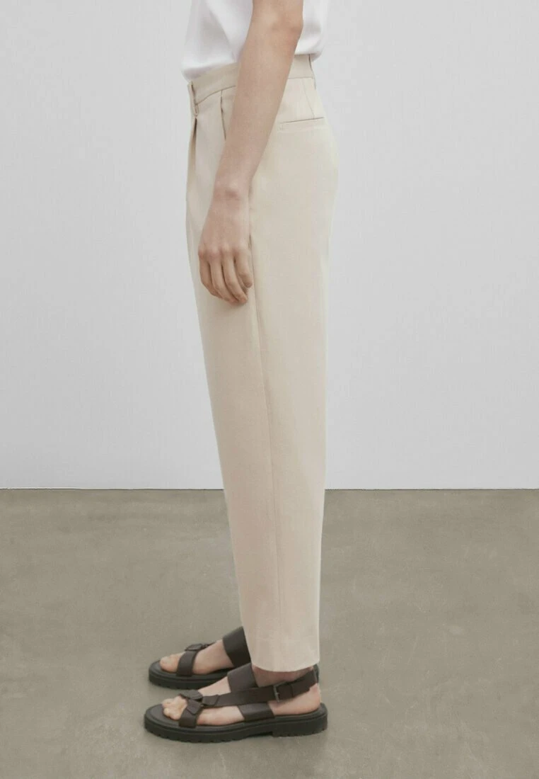 Massimo Dutti Studio-Darted Wide Fit- Chinos - Sand 6 Massimo Dutti Studio-Darted Wide Fit- Chinos - Sand - Image 4