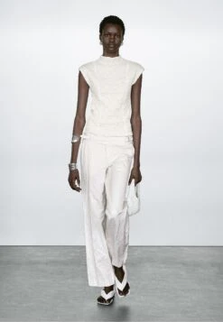 Massimo Dutti SLEEVELESS WITH GATHERED DETAIL - Basic T-shirt - White