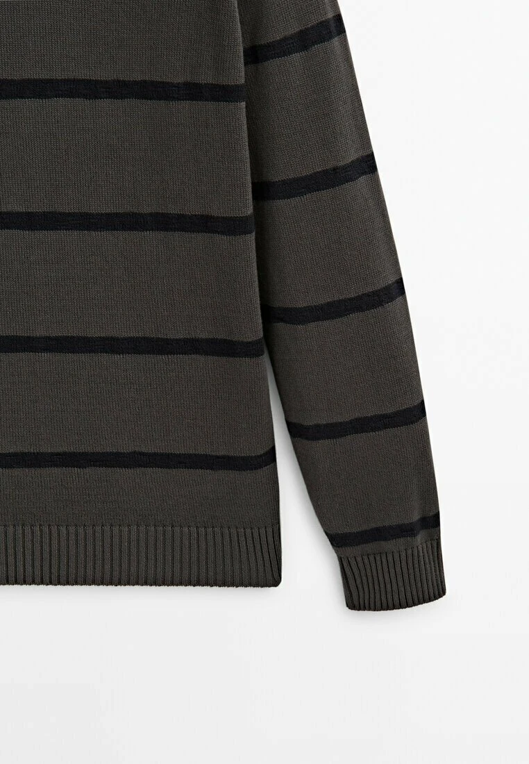 Massimo Dutti Colour Block Crew Neck- Jumper - Dark Grey 11 Massimo Dutti Colour Block Crew Neck- Jumper - Dark Grey - Image 9