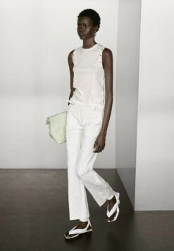 Massimo Dutti CREW NECK WITH EYELET DETAIL - Top - White 16 Massimo Dutti CREW NECK WITH EYELET DETAIL - Top - White -Massimo Dutti Shop 4db73501c37049a0afdeed205f7eb481