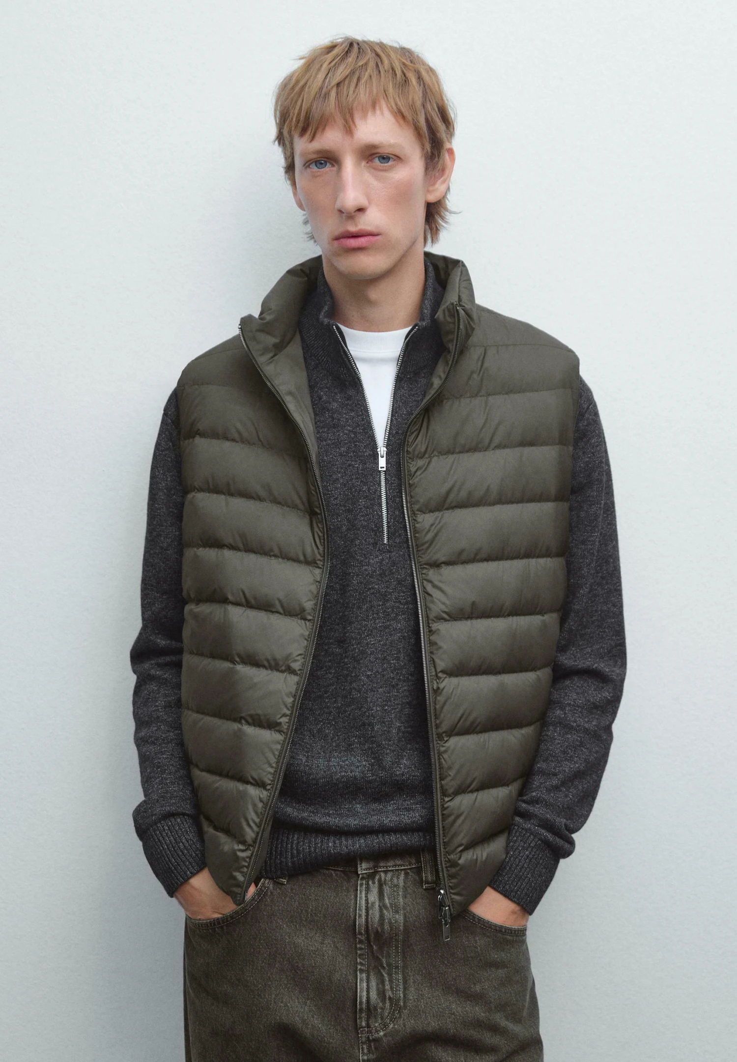 Massimo Dutti WATER-REPELLENT REVERSIBLE DOWN - Waistcoat - Dark Grey 3 Massimo Dutti WATER-REPELLENT REVERSIBLE DOWN - Waistcoat - Dark Grey