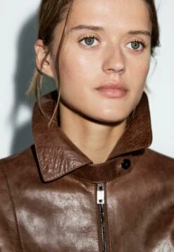 Massimo Dutti SHORT - Leather Jacket - Brown -Massimo Dutti Shop 4e2dcfa3e6414922b271b9c867c37653