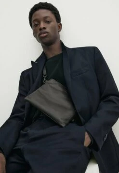 Massimo Dutti Jumper - Blue 17 Massimo Dutti Jumper - Blue -Massimo Dutti Shop 4f01c0ef42a248fa89dd1fcb15a1b8bd