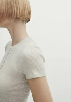 Massimo Dutti Shiny With Central Seam - Basic T-Shirt - Beige -Massimo Dutti Shop 4fd4068462044b0e90ef4a30738c0365