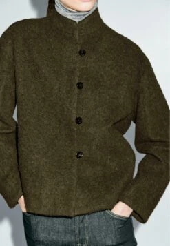 Massimo Dutti SHORT ALPACA - Cardigan - Khaki 15 Massimo Dutti SHORT ALPACA - Cardigan - Khaki -Massimo Dutti Shop 5019ee79cd2e4276bb546c85a6df1dc2