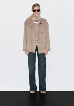 Massimo Dutti HIGH NECK - Short Coat - Camel 16 Massimo Dutti HIGH NECK - Short Coat - Camel -Massimo Dutti Shop 5030fd29036c4b8ab2d408d8cd3fb483