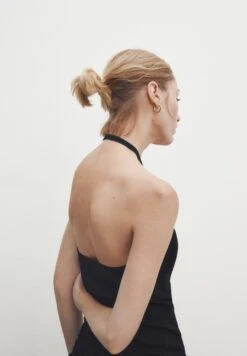 Massimo Dutti Halter With Square-Cut Neckline - Top -Massimo Dutti Shop 513b318bfe7f47dbb6a38ad9727ff2b1