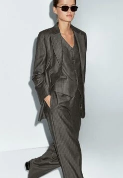 Massimo Dutti PINSTRIPE - Waistcoat - Brown -Massimo Dutti Shop 51ddf67816514e7aafda643a4a413c79