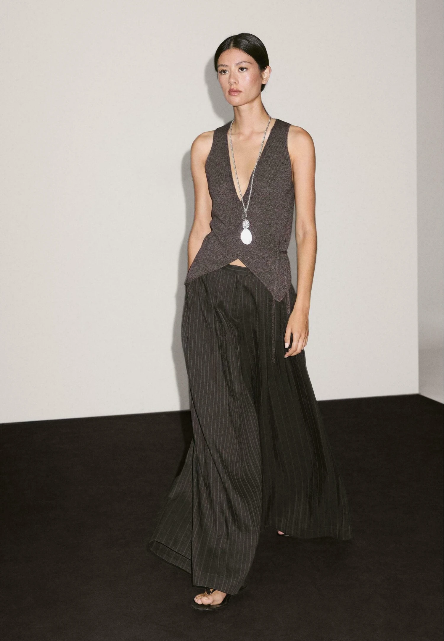 Massimo Dutti CROSSOVER WITH DRAWSTRING - Waistcoat - Mottled Dark Brown 6 Massimo Dutti CROSSOVER WITH DRAWSTRING - Waistcoat - Mottled Dark Brown - Image 4