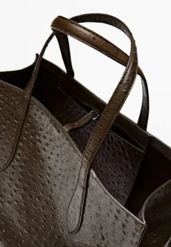 Massimo Dutti ICON MAXI IN TEXTURED - Handbag - Dark Brown 15 Massimo Dutti ICON MAXI IN TEXTURED - Handbag - Dark Brown -Massimo Dutti Shop 52a39f8fdb3c4a969fd8c987dda83b1b