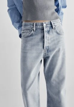 Massimo Dutti High Waist - Straight Leg Jeans 19 Massimo Dutti High Waist - Straight Leg Jeans -Massimo Dutti Shop 52b9ca1f3b6c4f9a83eb9abc9bd9b14e