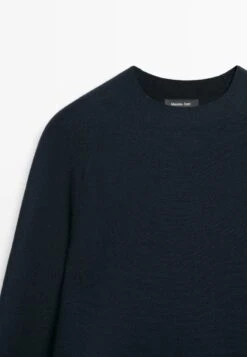 Massimo Dutti RAGLAN SLEEVE SWEATER - Jumper - Dark Blue -Massimo Dutti Shop 53d7e67186f743058b09d5f8b640811a