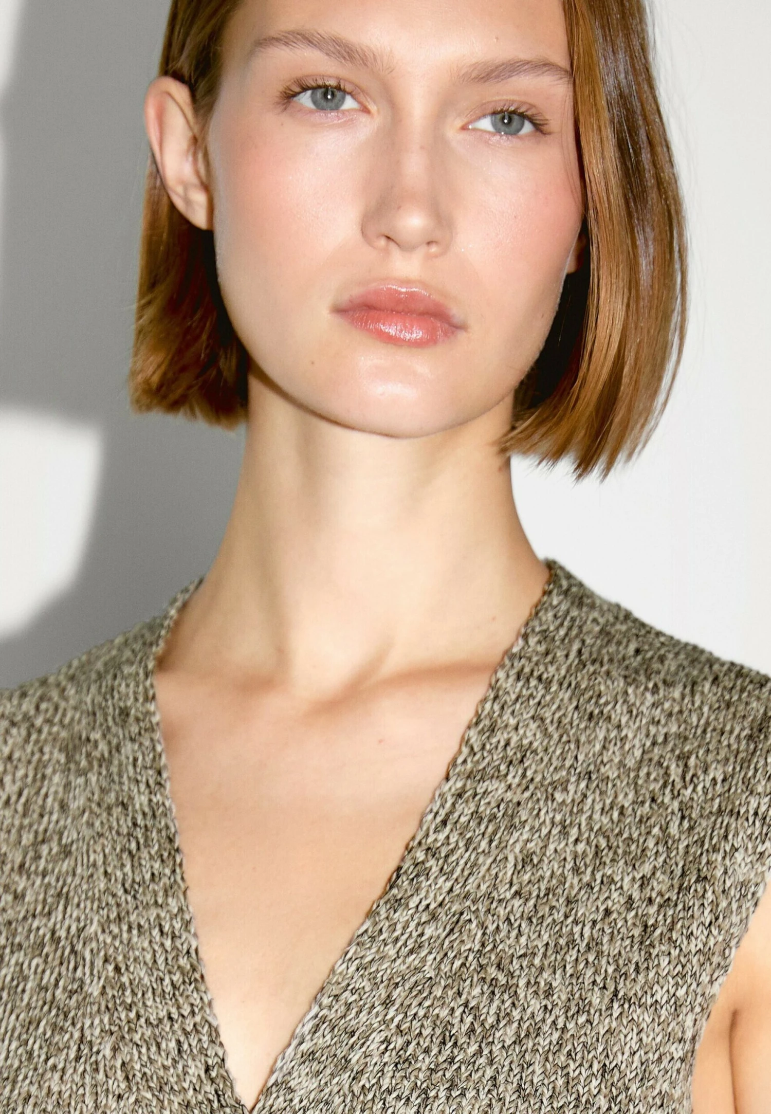 Massimo Dutti BUTTONED MOULINÉ V-NECK - Waistcoat - Green 4 Massimo Dutti BUTTONED MOULINÉ V-NECK - Waistcoat - Green - Image 2