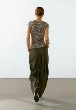 Massimo Dutti MOULINÉ V-NECK - Top - Dark Brown -Massimo Dutti Shop 5648339146df47c3824976bf688aad76