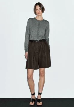 Massimo Dutti BUTTONED WITH CREW NECK - Cardigan - Grey 22 Massimo Dutti BUTTONED WITH CREW NECK - Cardigan - Grey -Massimo Dutti Shop 566331ca4a814e8fa3f3c64afcb01a86