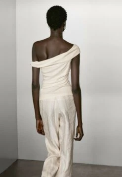 Massimo Dutti DRAPED STRAPLESS NECKLINE - Top - White 15 Massimo Dutti DRAPED STRAPLESS NECKLINE - Top - White -Massimo Dutti Shop 56e8b4c5d666473f98dc70ff195a4bd2