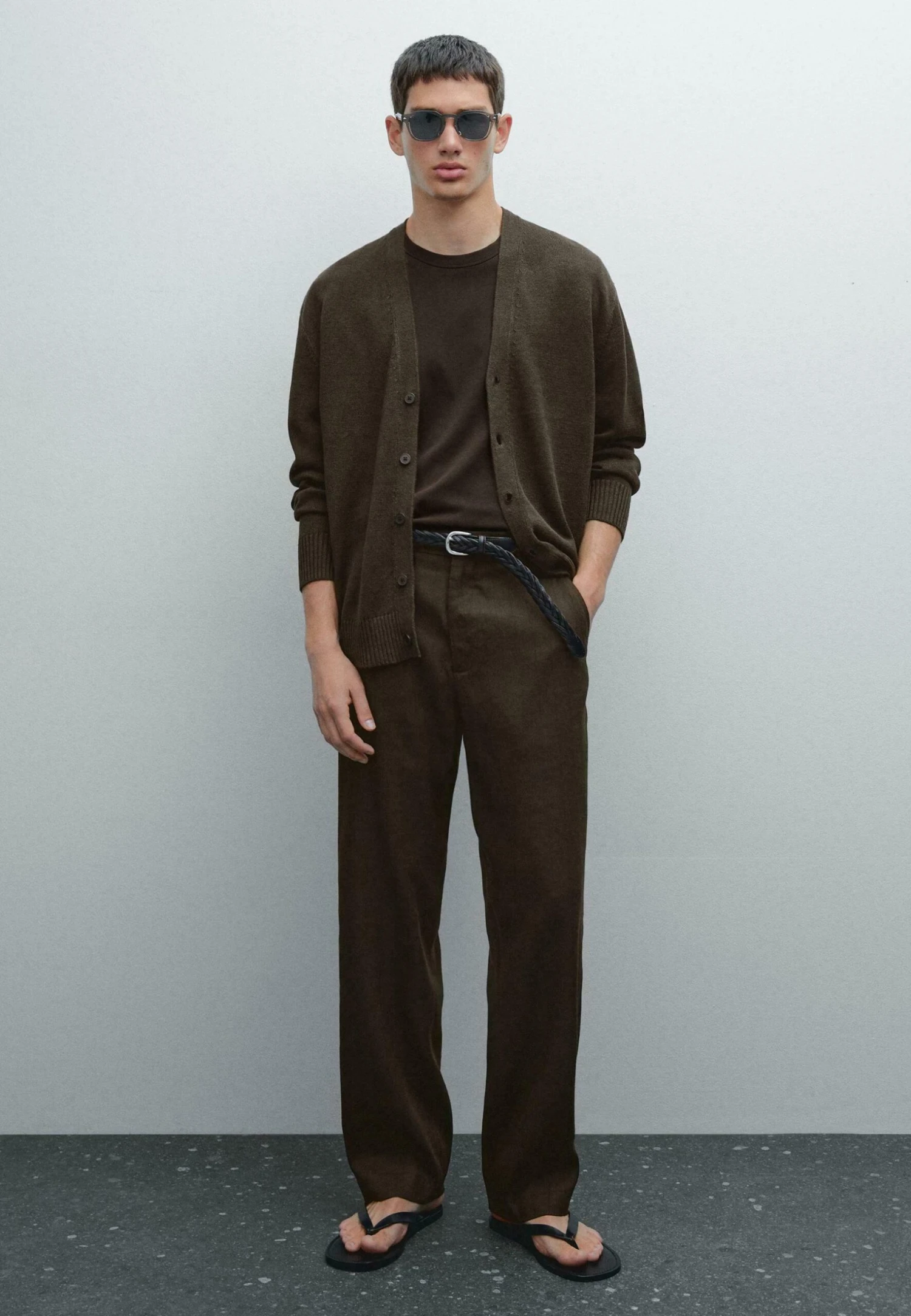 Massimo Dutti BUTTONED LEIGHTWEIGHT V-NECK - Cardigan - Brown 6 Massimo Dutti BUTTONED LEIGHTWEIGHT V-NECK - Cardigan - Brown - Image 4