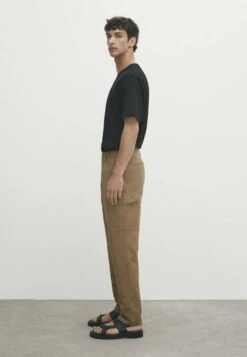 Massimo Dutti Cargo Trousers - Beige 16 Massimo Dutti Cargo Trousers - Beige -Massimo Dutti Shop 586d9cab55c14e4ebc86f13cddecc506
