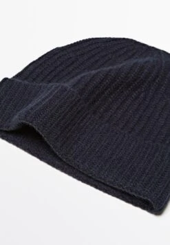Massimo Dutti Beanie - Bordeaux -Massimo Dutti Shop 589bcebec3fa48d9bd7b08c0a00d53fe