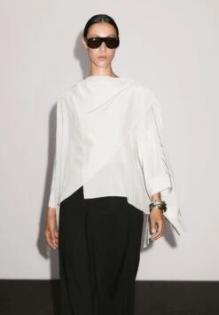 Massimo Dutti SHORT FLOWING CAPE WITH SLEEVE DETAIL - Cape - Beige