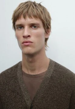 Massimo Dutti BUTTONED MOULINÉ V-NECK - Cardigan - Dark Brown -Massimo Dutti Shop 59107e292bdf4c4aa4d289540a2d6a34