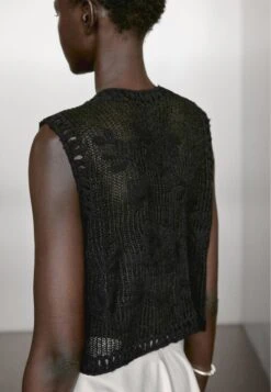 Massimo Dutti CREW NECK WITH EMBROIDERED DETAIL - Waistcoat - Black 14 Massimo Dutti CREW NECK WITH EMBROIDERED DETAIL - Waistcoat - Black -Massimo Dutti Shop 5a1c59b1f1024d6da65c1dc6b88623bd