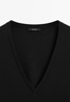 Massimo Dutti FLOWING V-NECK WITH SHORT SLEEVES - Basic T-shirt - Black -Massimo Dutti Shop 5b46ec1a781f44cbab5e39b19f3d6a87