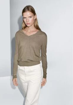 Massimo Dutti LONG SLEEVES WITH V-NECK - Jumper - Green