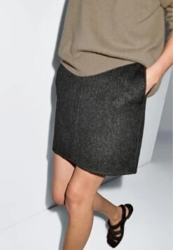 Massimo Dutti SHORT WITH ZIP FASTENING - Mini Skirt - Grey -Massimo Dutti Shop 5b8164ad838e4d8d8ccc583541520292