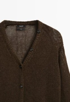 Massimo Dutti BUTTONED V-NECK WITH LONG SLEEVES - Cardigan - Brown 17 Massimo Dutti BUTTONED V-NECK WITH LONG SLEEVES - Cardigan - Brown -Massimo Dutti Shop 5b81d3bc53e34f80bf9573ccd343b922