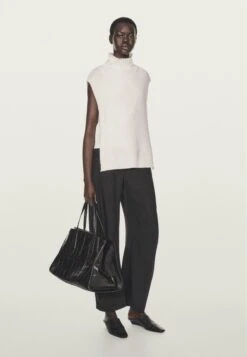 Massimo Dutti SLEEVELESS HIGH NECK SWEATER - Jumper - White -Massimo Dutti Shop 5b930121cb4b4235aa17041b18b47ab5