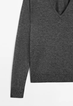Massimo Dutti LONG SLEEVES WITH V-NECK - Jumper - Grey -Massimo Dutti Shop 5bb6977e2d684083a4ade66f04bbbea4