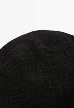 Massimo Dutti Beanie - Black -Massimo Dutti Shop 5cabfff6a088460f906b0aabe9bfd770
