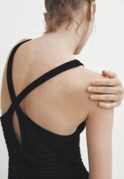 Massimo Dutti Textured With Criss-Cross Detail At The Back - Maxi Dress - Black -Massimo Dutti Shop 5cc164f15c50490c803f3fe851b0a71f