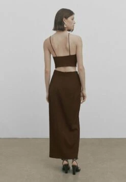 Massimo Dutti Studio - Textured Strappy - Blouse -Massimo Dutti Shop 5d0f38938815470e9b8b960bc4dfe594