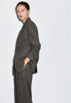 Massimo Dutti YARN EFFECT - Blazer - Dark Brown -Massimo Dutti Shop 5dbf67b405eb461e9f428b981d2de4be