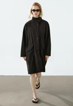 Massimo Dutti OVERSIZE FLOWING IN WATER-REPELLENT FABRIC - Trenchcoat - Black
