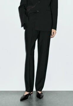 Massimo Dutti CREPE CIGARETTE FIT - Trousers - Black