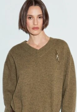 Massimo Dutti V-NECK KNIT - Jumper - Olive -Massimo Dutti Shop 5f9d8dcec28347f1a1c82b47da7af9e8
