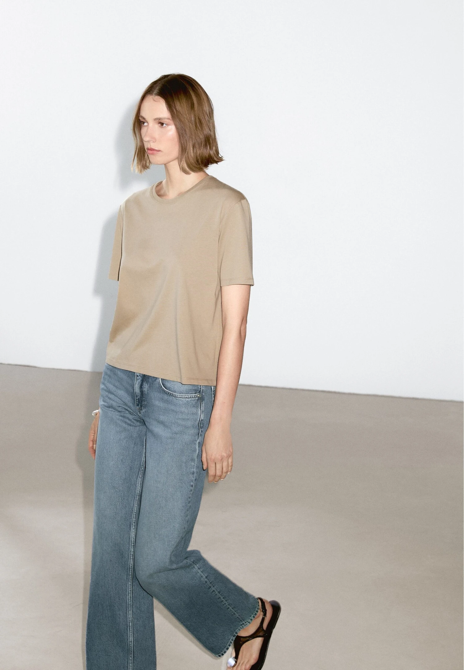 Massimo Dutti REGULAR FIT SHORT SLEEVE - Basic T-shirt - Khaki 3 Massimo Dutti REGULAR FIT SHORT SLEEVE - Basic T-shirt - Khaki