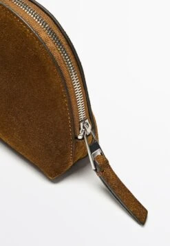 Massimo Dutti SMALL SPLIT TOILETRY - Wash Bag - Brown -Massimo Dutti Shop 607b79a6ede549189b0493978283bf5b