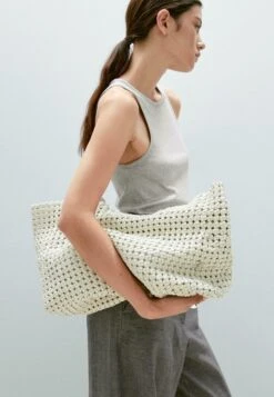 Massimo Dutti ROUND NECK WITH SHIMMERY DETAIL - Top - Silver-coloured -Massimo Dutti Shop 62ac0a003138483e911ce3dfe020ab7f