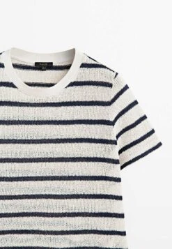 Massimo Dutti Textured Striped Blend - Print T-Shirt - Beige 16 Massimo Dutti Textured Striped Blend - Print T-Shirt - Beige -Massimo Dutti Shop 62dbe01b05414ef39c5184eccd3c1d7c