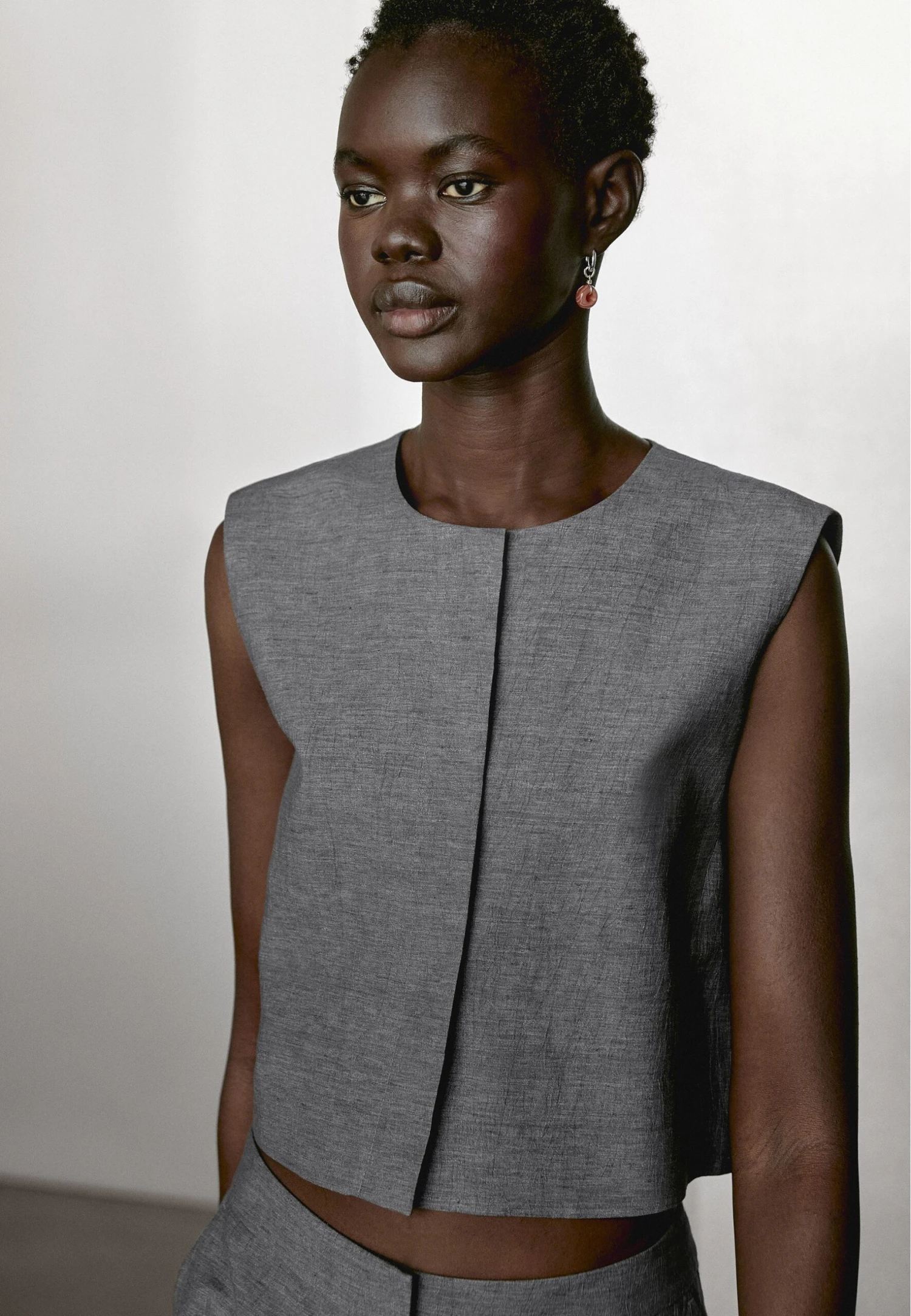 Massimo Dutti SHORT SLEEVELESS - Waistcoat - Grey 3 Massimo Dutti SHORT SLEEVELESS - Waistcoat - Grey