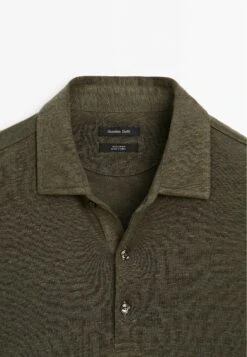 Massimo Dutti LIGHTWEIGHT SHORT SLEEVE POLOC NECK - Polo Shirt - Khaki 14 Massimo Dutti LIGHTWEIGHT SHORT SLEEVE POLOC NECK - Polo Shirt - Khaki -Massimo Dutti Shop 650926c0658e4b09a155c2714e972925