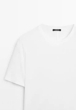 Massimo Dutti SHORT-SLEEVE WITH BACK SEAM DETAIL - Basic T-shirt - White 17 Massimo Dutti SHORT-SLEEVE WITH BACK SEAM DETAIL - Basic T-shirt - White -Massimo Dutti Shop 656ad6cc64dc42fa98ed891f5eb2ce43